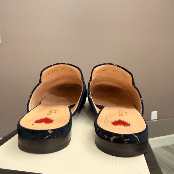 Gucci Princetown Navy Velvet Slip-On Mules with Gold Horsebit Detail - Picture 7 of 10
